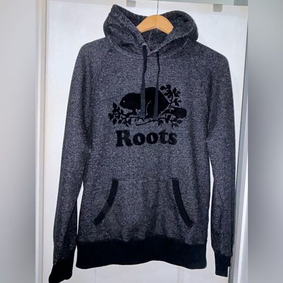 ROOTS BLACK SWEATSHIRT | Mens Small - Picture 1 of 3